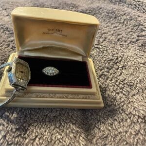 Vintage Silver Women's Jewelry Set and Box